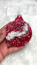 Load and play video in Gallery viewer, Luxe Geode Ornament - Single: Crushed Peppermint

