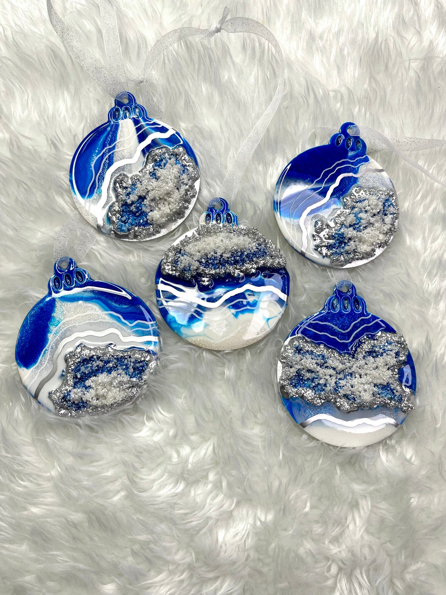 Luxe Geode Ornaments - 5 Count Set: Silver, Blue & White