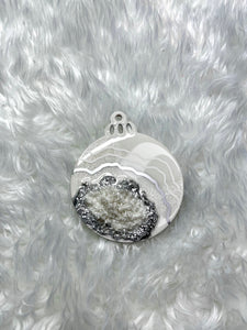Luxe Geode Ornament - Single: Silver & White
