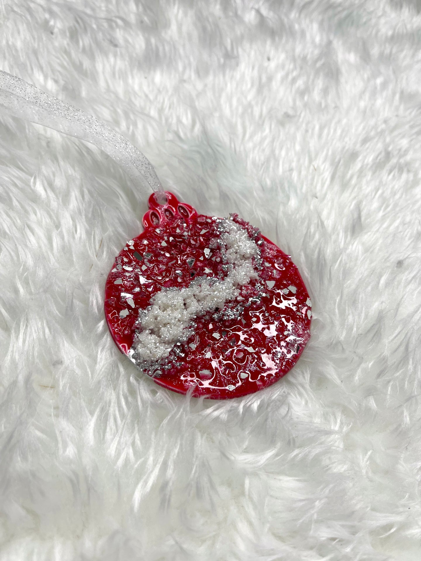 Luxe Geode Ornament - Single: Crushed Peppermint