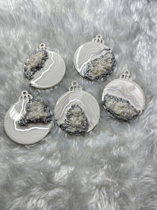 Luxe Geode Ornaments - 5 Count Set: Silver & White