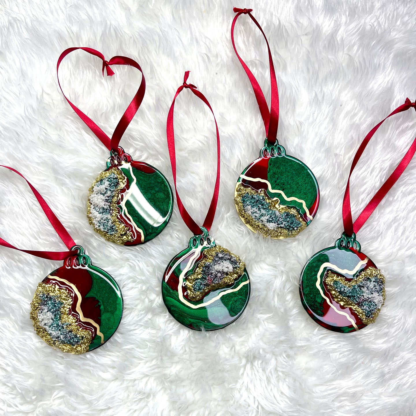 Luxe Geode Ornaments - 5 Count Set - Red, Green & Gold