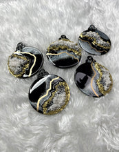 Load image into Gallery viewer, Luxe Geode Ornaments - 5 Count Set: Gold &amp; Black
