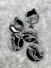 Load image into Gallery viewer, Luxe Geode Ornaments - 5 Count Set: Silver &amp; Black
