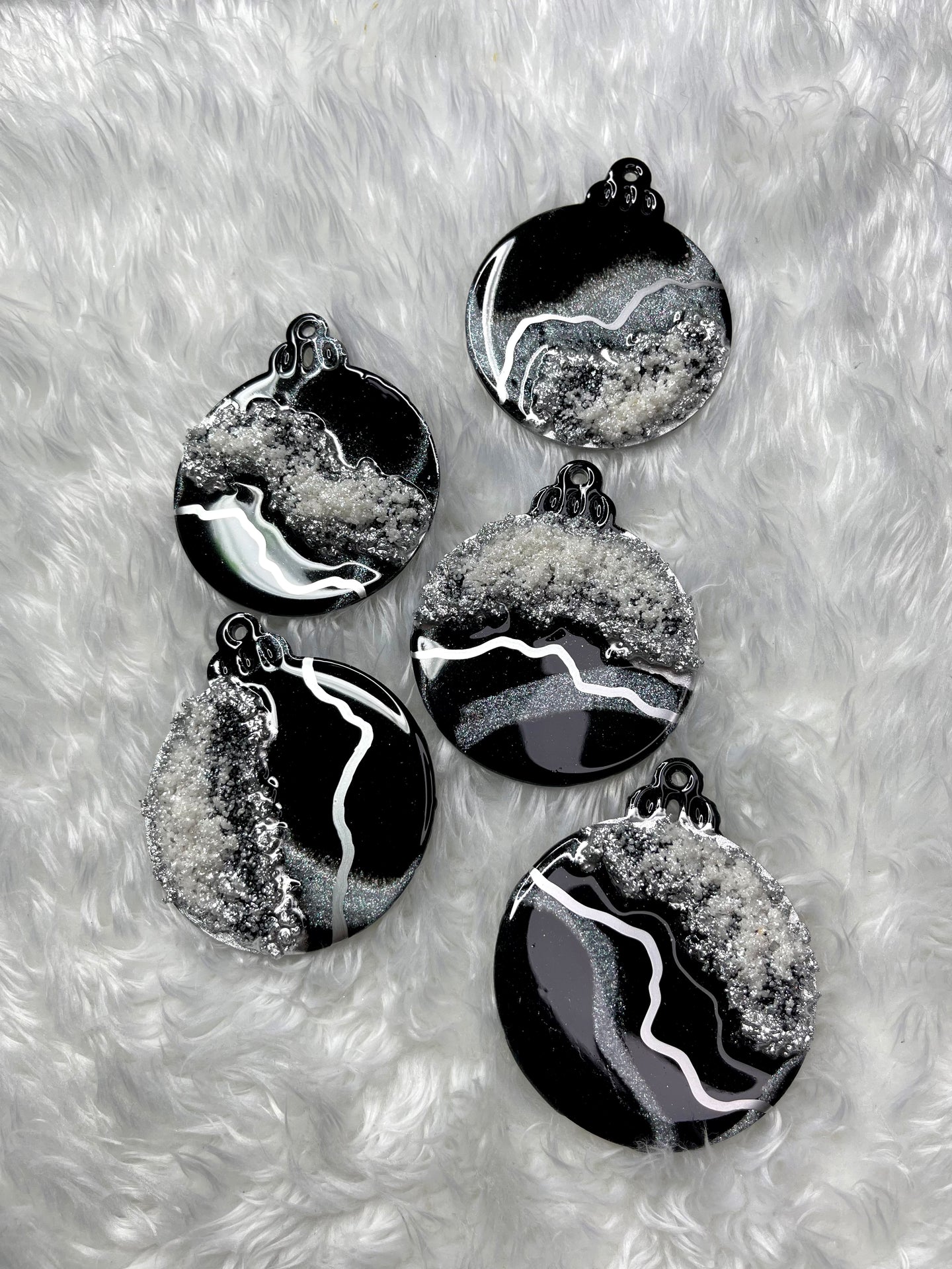 Luxe Geode Ornaments - 5 Count Set: Silver & Black